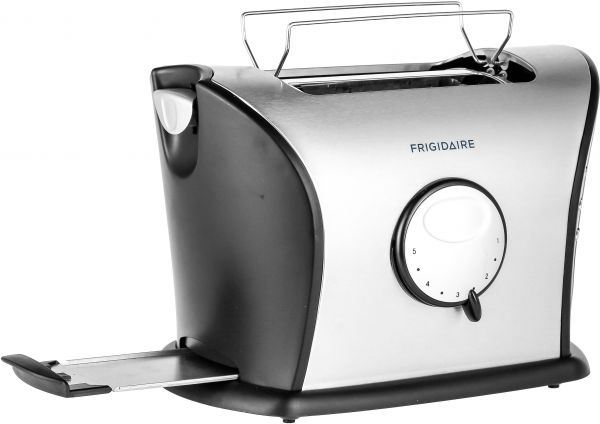 Frigidaire FD3111 220 Volt 2-Slice Wide Slot Toaster with Bun Warmer