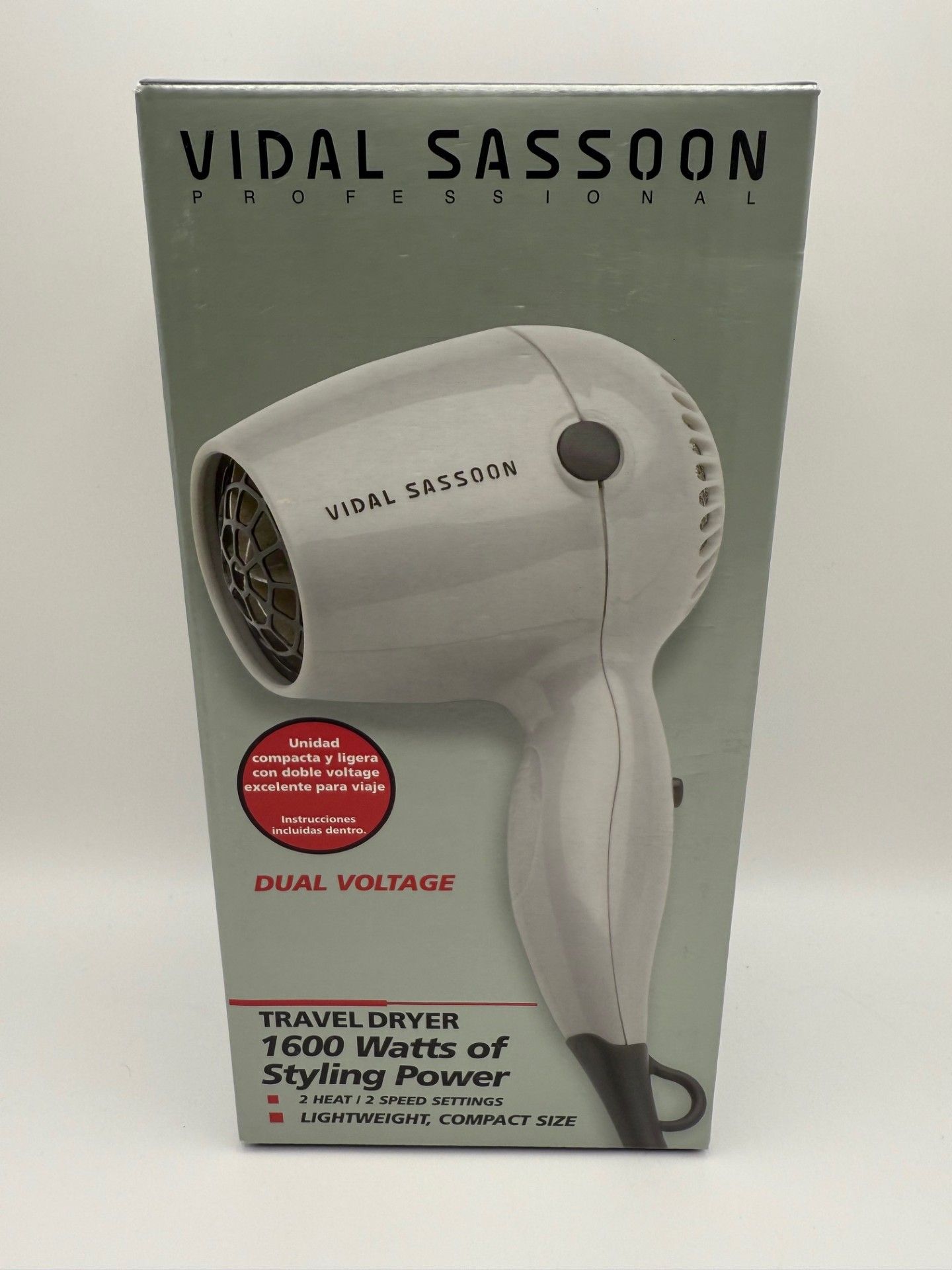 Vidal Sassoon VS513 1600W Dual Voltage Hair Dryer 110-220 Volt